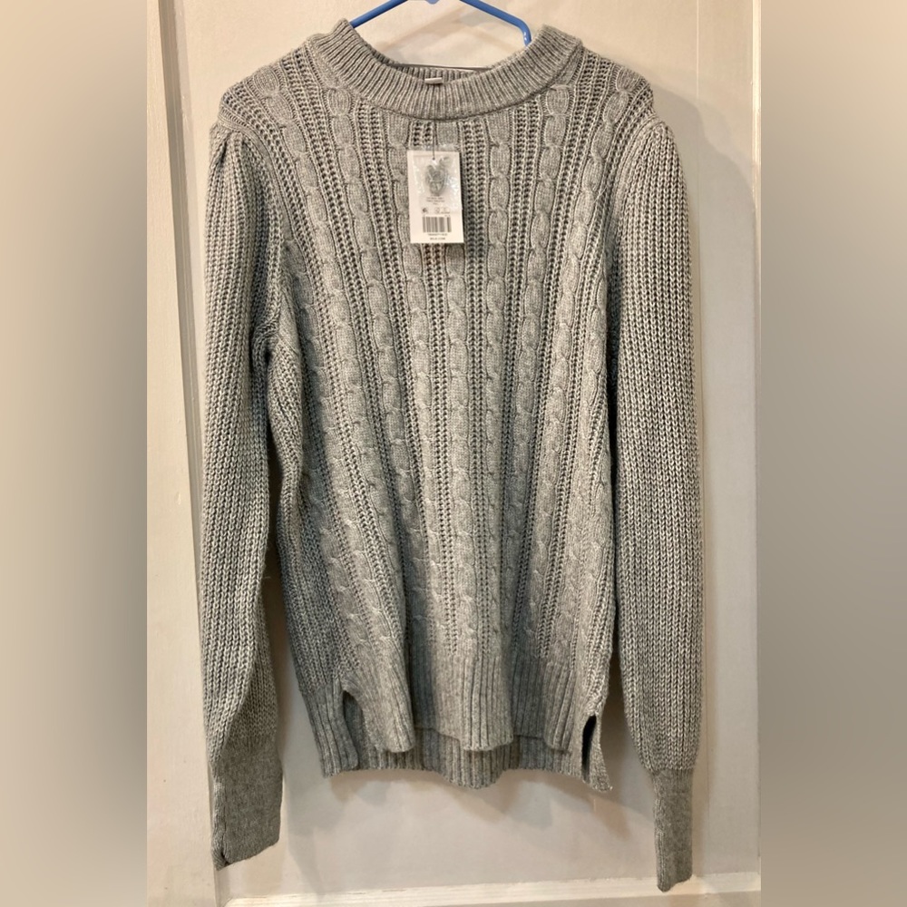 CROWN & IVY SWEATER Sz L